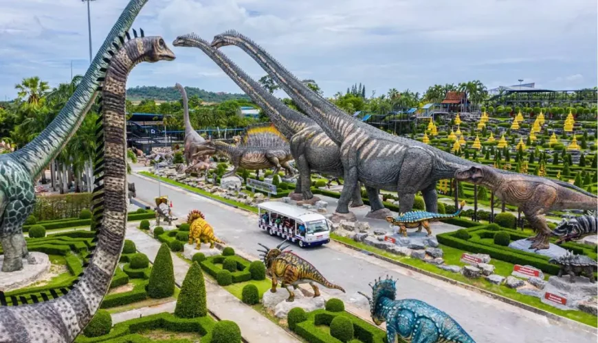 Themed garden and topiary display at Nong Nooch Garden Pattaya