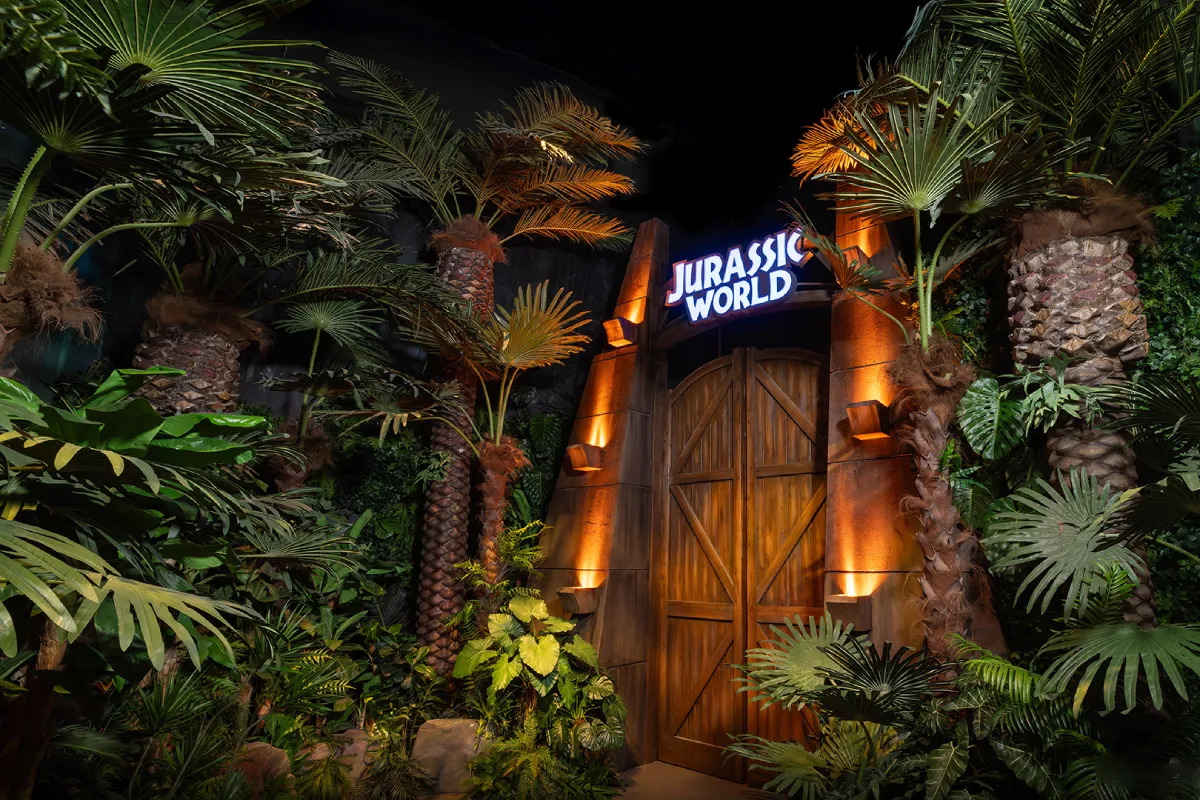 Animatronic dinosaur at Jurassic World: The Experience Bangkok
