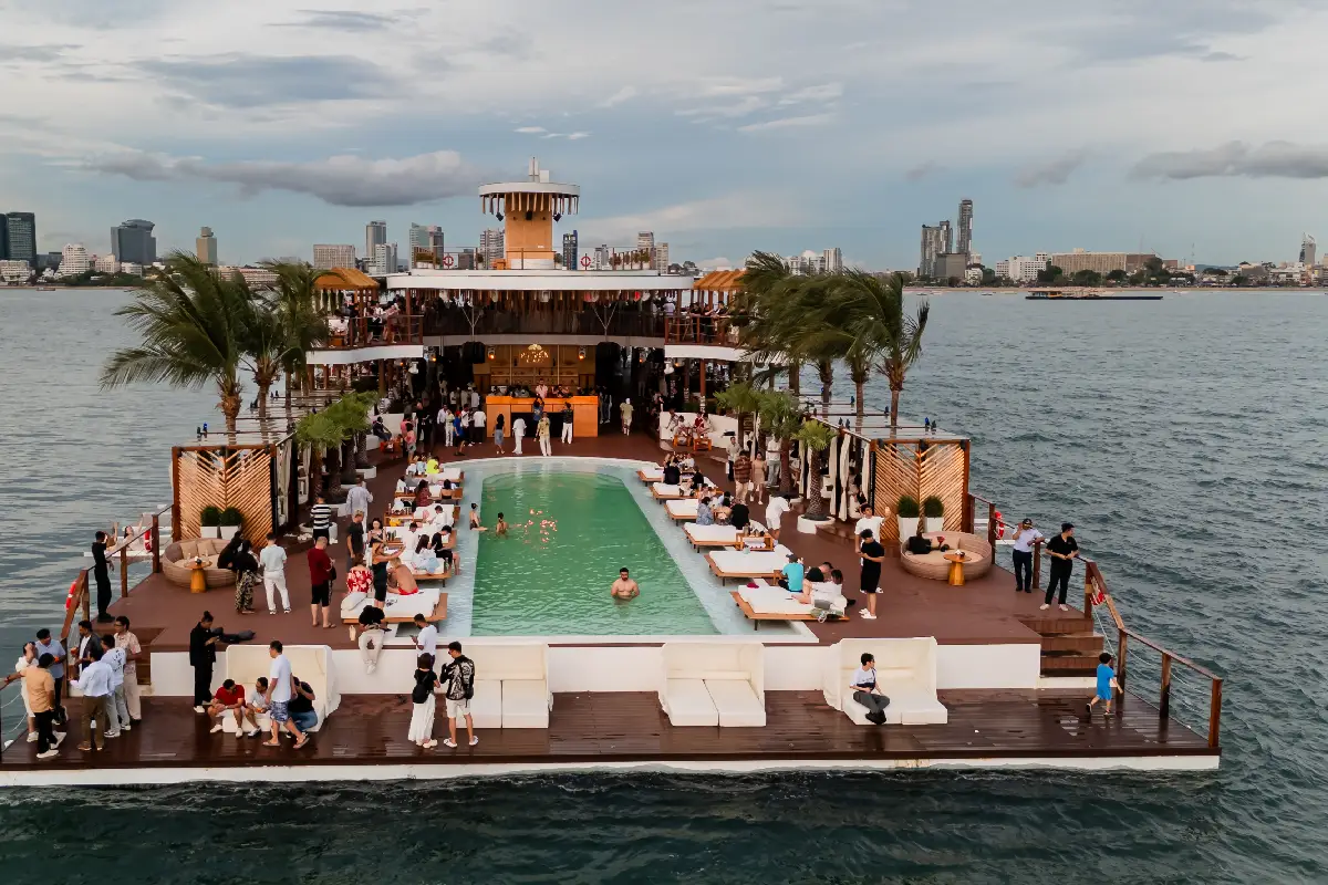 Infinity pool at Sina Beach Club Pattaya