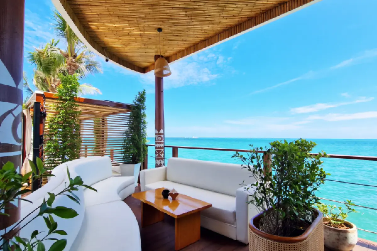 Infinity pool at Sina Beach Club Pattaya