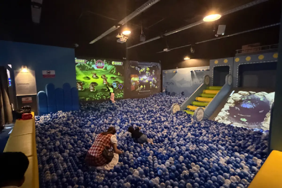 720-degree Space-Time Tunnel at Space and Time Cube Pattaya